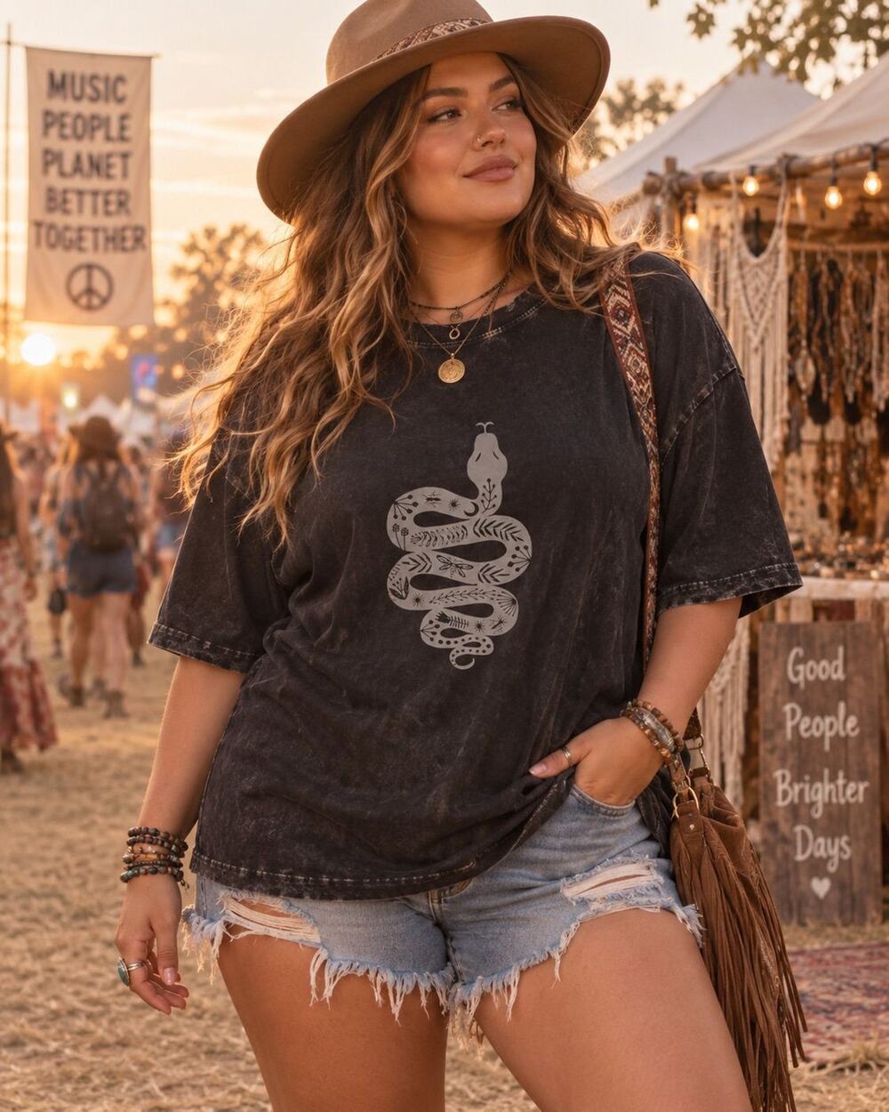 Rhea Boho Sun/Moon Acid Wash Tee XL